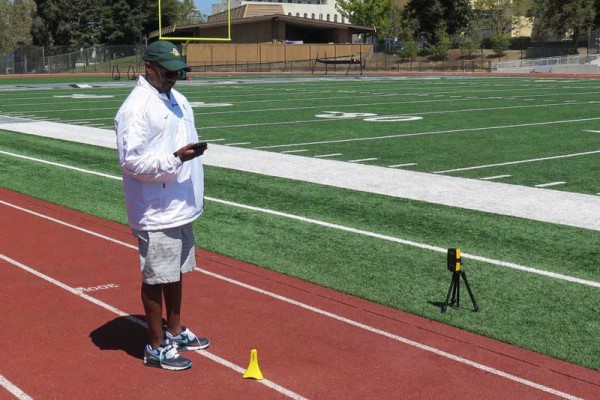 Oregon Coach Curtis Taylor reviews splits in the Freelap Pro Coach timing system.